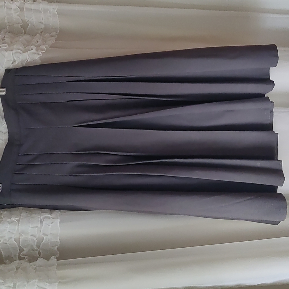 Classic vintage dark grey pleated midi skirt.